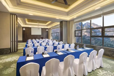 三清山希爾頓度假酒店于12月15日正式開業(yè)，打造高端會(huì)議與展覽新地標(biāo)